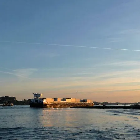 Quarto em Acomodações Particulares Mediterranee Aan De Waal